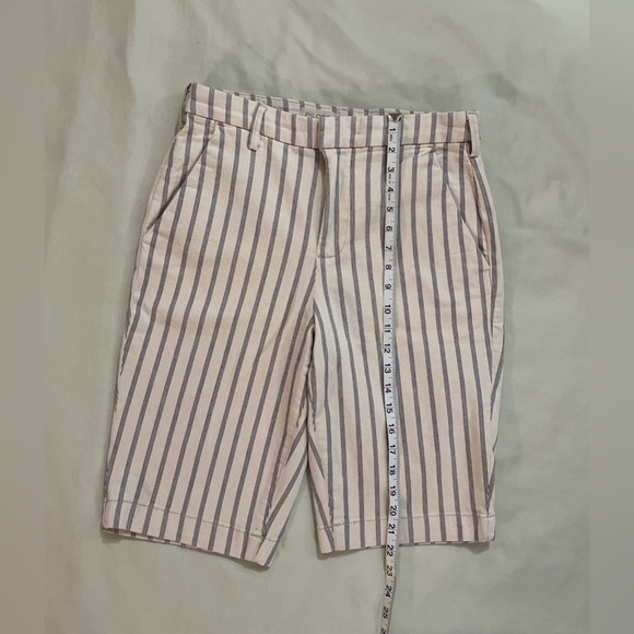 Anthropologie x Pilcro 
Size 30 Cream color shorts EUC - Picture 9 of 16